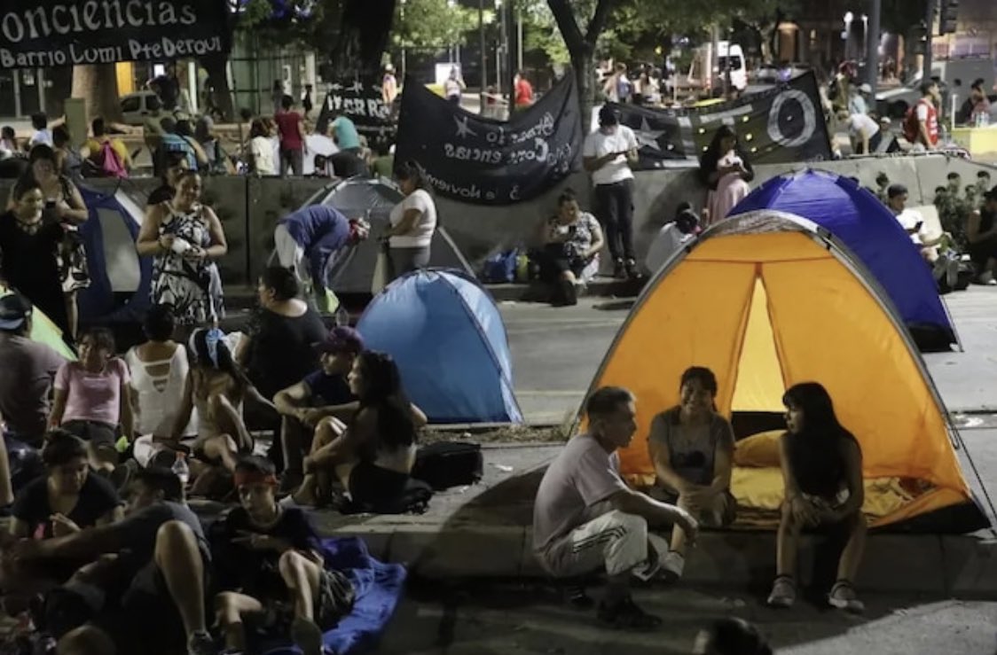 peladodelatv's tweet photo. Propongo quitarle los planes sociales y subsidios a los que acampen y corten la calle. Compartí si estás de acuerdo.  👌 https://t.co/brq8aq5C3N