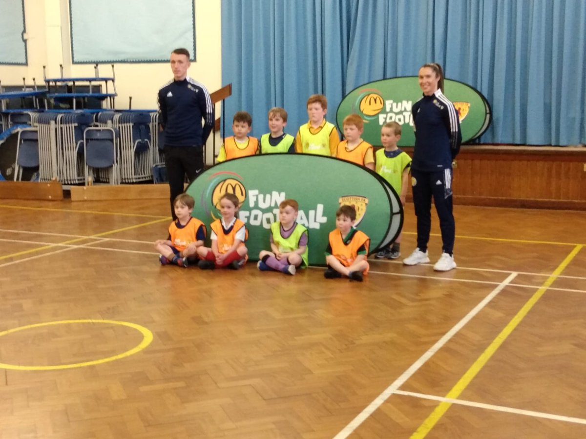 ERCL4's tweet photo. Football | Football Flashback

Here is a more recent memory from when we had some unique vistors @10DavidTurnbull &amp; @janeross10 visit our @FunFootballUK centre👏🎉⚽

@JohnGervaise @PeterDunn89 @ScotFAWest @ERSDALeague 

#FootballFlashback https://t.co/h4BrsS7v7b