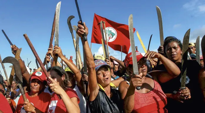 BrunettiRafael's tweet photo. 👉MST bate recorde de invasões de terras no Brasil em três meses de governo Lula
Com a volta do presidente Lula ao Palácio do Planalto, o (MST) reabriu a temporada de invasões de propriedades. Com média de 2 a 3 invasões na semana, o MST bateu recorde de invasões no trimestre https://t.co/EH0GXlxJpp