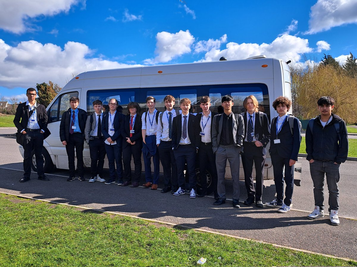 CEIAG_PHS's tweet photo. @PHSixthForm computer science students ready to impress at the @jpmorgan open door technology event this afternoon. Keen to hear how technology impacts on this financial institution from data analysis, product design. cybersecurity, AI, blockchain,  project management and more! https://t.co/exG4YFo623