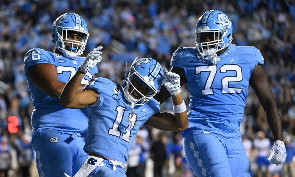 CFBHome's tweet photo. Final Four Uniform Matchup: 4. North Carolina v. 2. Tennessee

Poll below⬇️ https://t.co/WUipmmhAuX
