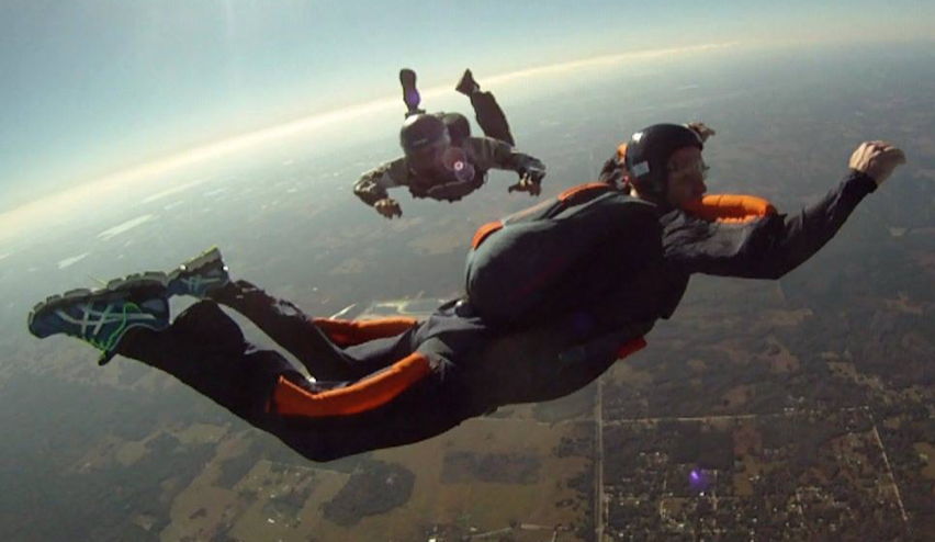 learn_skydiving's tweet photo. Craig #skydiving and passing #AFF level 3. 
Learn to #skydive on an #affcourse and #parachute with https://t.co/ApqYFroVkd https://t.co/GC01aa4fnb