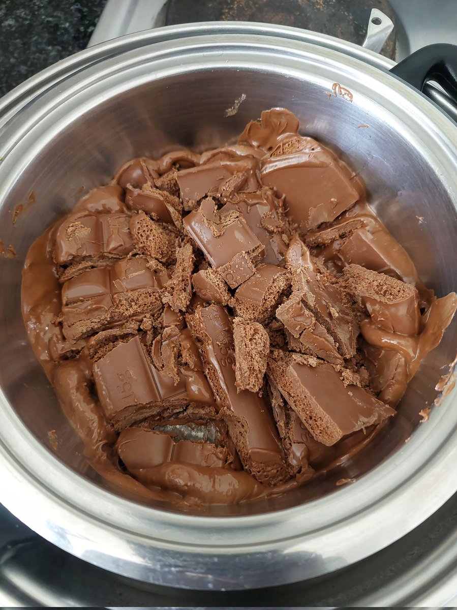 supermiraclesa's tweet photo. Infused chocolate edibles for the homies https://t.co/mAu9UIHNvD