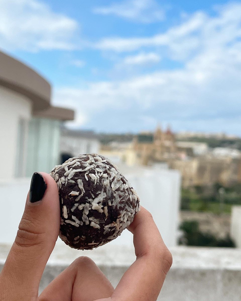 grejbels's tweet photo. Chocolatey Goodness rolled up into Ball form!! 🍫✨
Seek out our stall at @vincentsecoestate next Sunday & take your pick!! 💖✨
#grejbels #chocolateballs #coconutballs #smallbusiness #smallbusinessmalta #chocolate #sweets #ecobusiness #environmentalyfriendly🌳❤️ https://t.co/JcNKXxg2u6