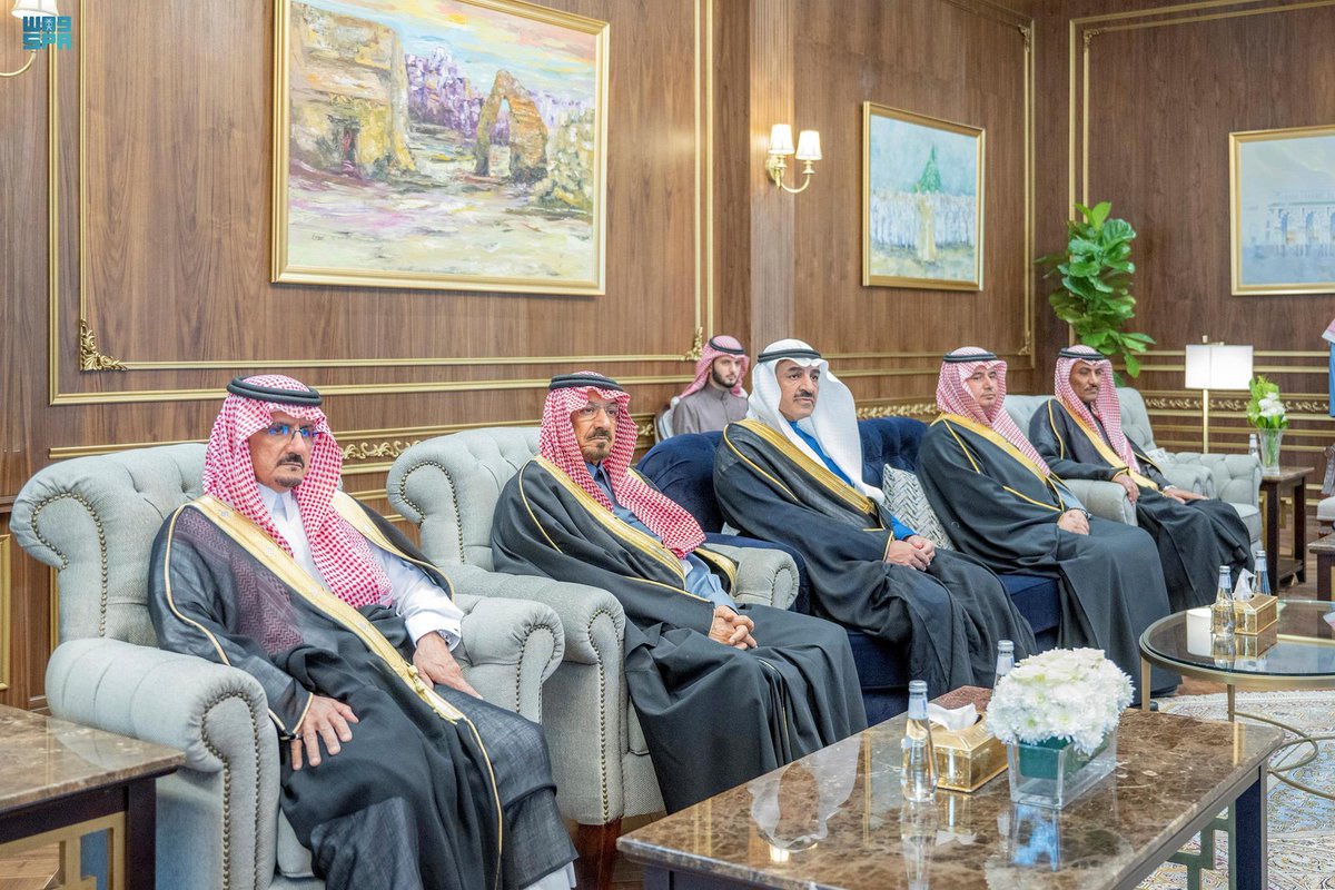 SPAregions's tweet photo. سمو أمير الحدود الشمالية يستقبل رئيس لجنة إصلاح ذات البين بالمنطقة.
https://t.co/oIjjtIQVB5
#واس_عام https://t.co/Q2E4ELeHA9