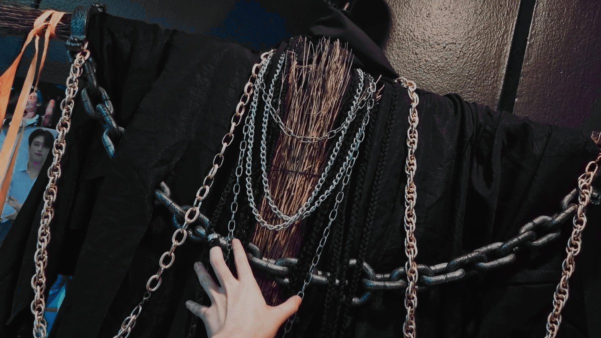 F_Killusion's tweet photo. .•🏴‍☠️ My Halazia Scarecrow 🏴‍☠️•.
สังเวยชุด Hala Hala ให้น้องใส่ไป 1
#Halazia #ateez 
#Killusion cover Ateez https://t.co/tGBJ80KLrz