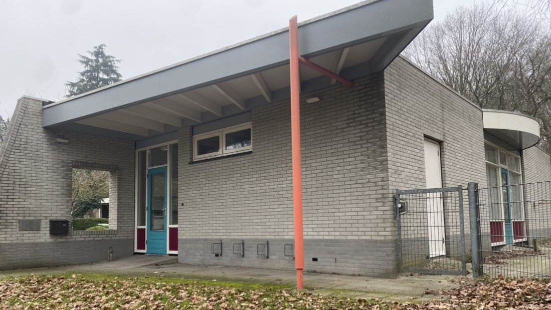In Arnhem Noord, per direct te huur: unieke locatie voor kinderdagverblijf / peuterspeelzaal aan de Gerard Douweg 4. Kijk voor alle informatie snel op Vastgoedplein.nl/gerarddouweg4 en reageer vandaag nog!