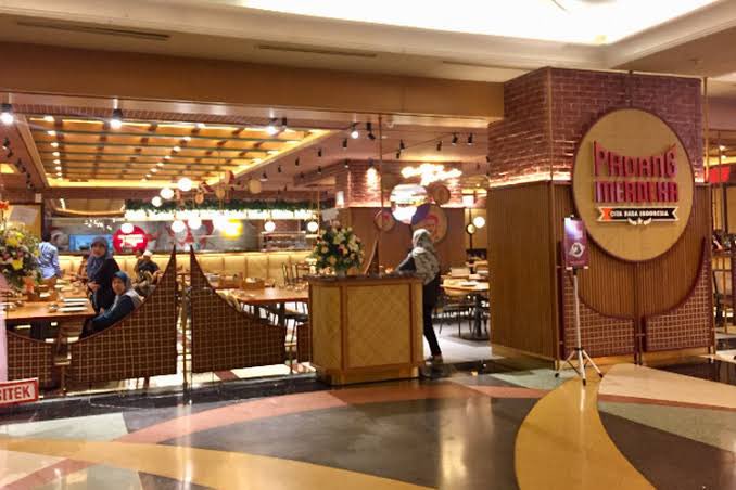 AIADigibuy's tweet image. Nasi Padang Merdeka #stasiunkota #beos