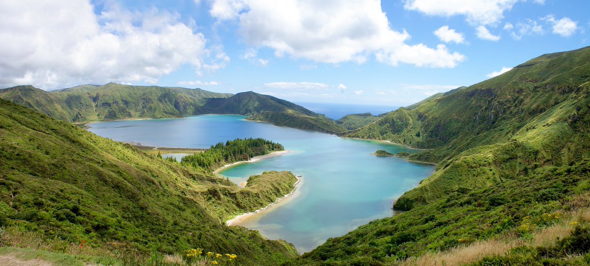 😁 Moi quand j’apprends que je vais aller découvrir … ces paysages 🤩 

Super heureux de pouvoir prendre le départ du <a href="/AzoresRallye/">Azores Rallye</a> pour la première fois de ma carrière !

Impatient d’y être 😇

#VisitAzores #ForTheBrave #RedBull #SFR #RichardMille