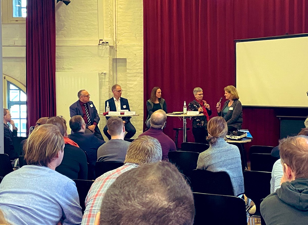 Wuppertal Institut (@wupperinst) on Twitter photo Abschlussdiskussion #MostRegioKöln mit Prof. Oscar Reutter <a href="/Wupperinst/">Wuppertal Institut</a>, Dr. Norbert Reinkober #goRheinland, <a href="/mreiserer/">Marissa Reiserer</a> <a href="/greenpeace_de/">Greenpeace e.V.</a> u. Evelin Unger-Azadi <a href="/UmweltNRW/">Umweltministerium</a>.
Vielen Dank an alle Beteiligten für die lebhafte Diskussion und die spannende Veranstaltung. #Verkehrswende Abschlussdiskussion #MostRegioKöln mit Prof. Oscar Reutter <a href="/Wupperinst/">Wuppertal Institut</a>, Dr. Norbert Reinkober #goRheinland, <a href="/mreiserer/">Marissa Reiserer</a> <a href="/greenpeace_de/">Greenpeace e.V.</a> u. Evelin Unger-Azadi <a href="/UmweltNRW/">Umweltministerium</a>.
Vielen Dank an alle Beteiligten für die lebhafte Diskussion und die spannende Veranstaltung. #Verkehrswende