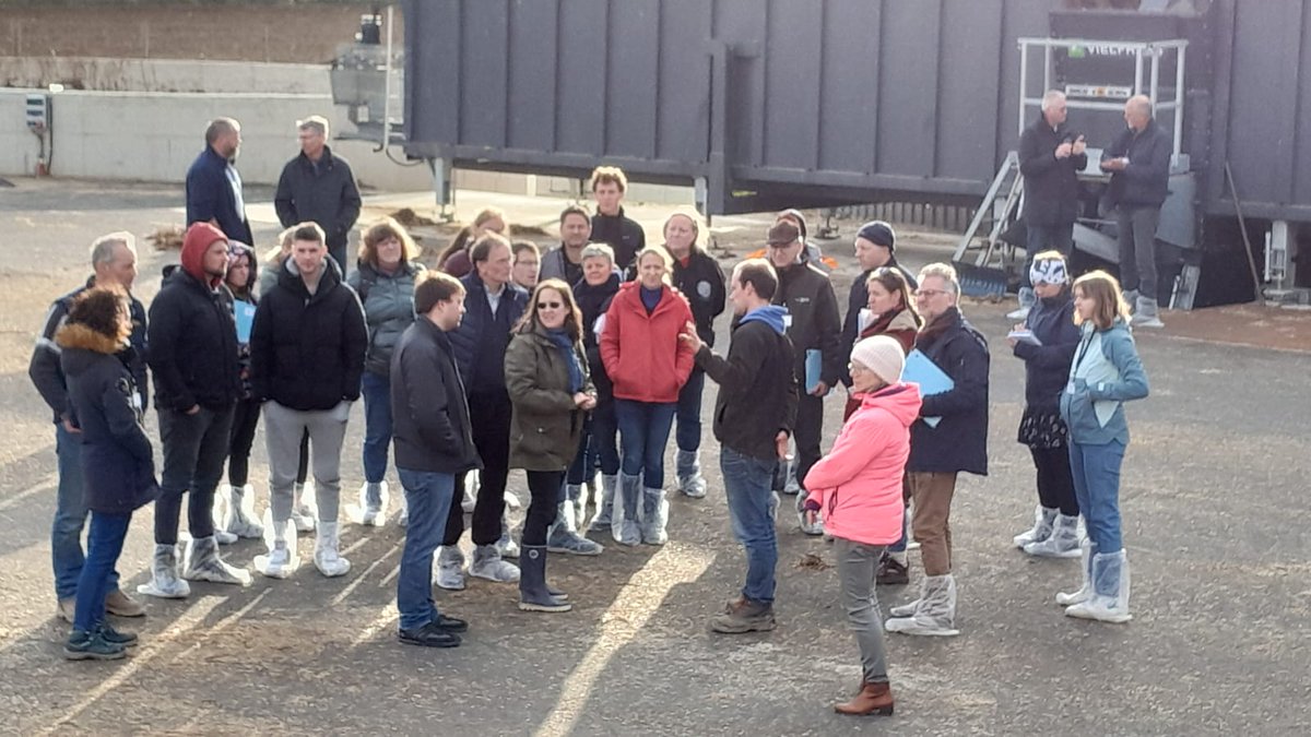 InstitutElevage's tweet photo. 🔴 Direct | Meeting projet Européen 🇪🇺 @R4_Dairy 🐄
📅 Du 13 au 16 mars
📌 En France et Belgique 🇫🇷🇧🇪
🎯 Échanges sur les voies de résilience 🌍 &amp; les leviers identifiés 💡
👉 + de 100 participants 👍
👉 1ère visite à l'EARL Traulle- Corbin à Coulonvillers 🇫🇷 et la culture du lin https://t.co/b5CnL3kZgc