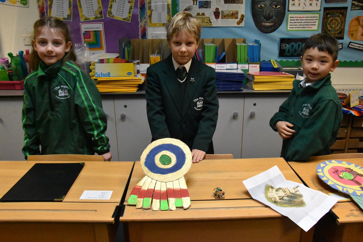 Class 3LP started their Mexico Morning with a 'mini museum' to display their Mexico projects to each other. 
@manorprep #ManorPrep #Abingdon #Year3 #School #MexicoMorning #Mexico #Prep #Minimuseum