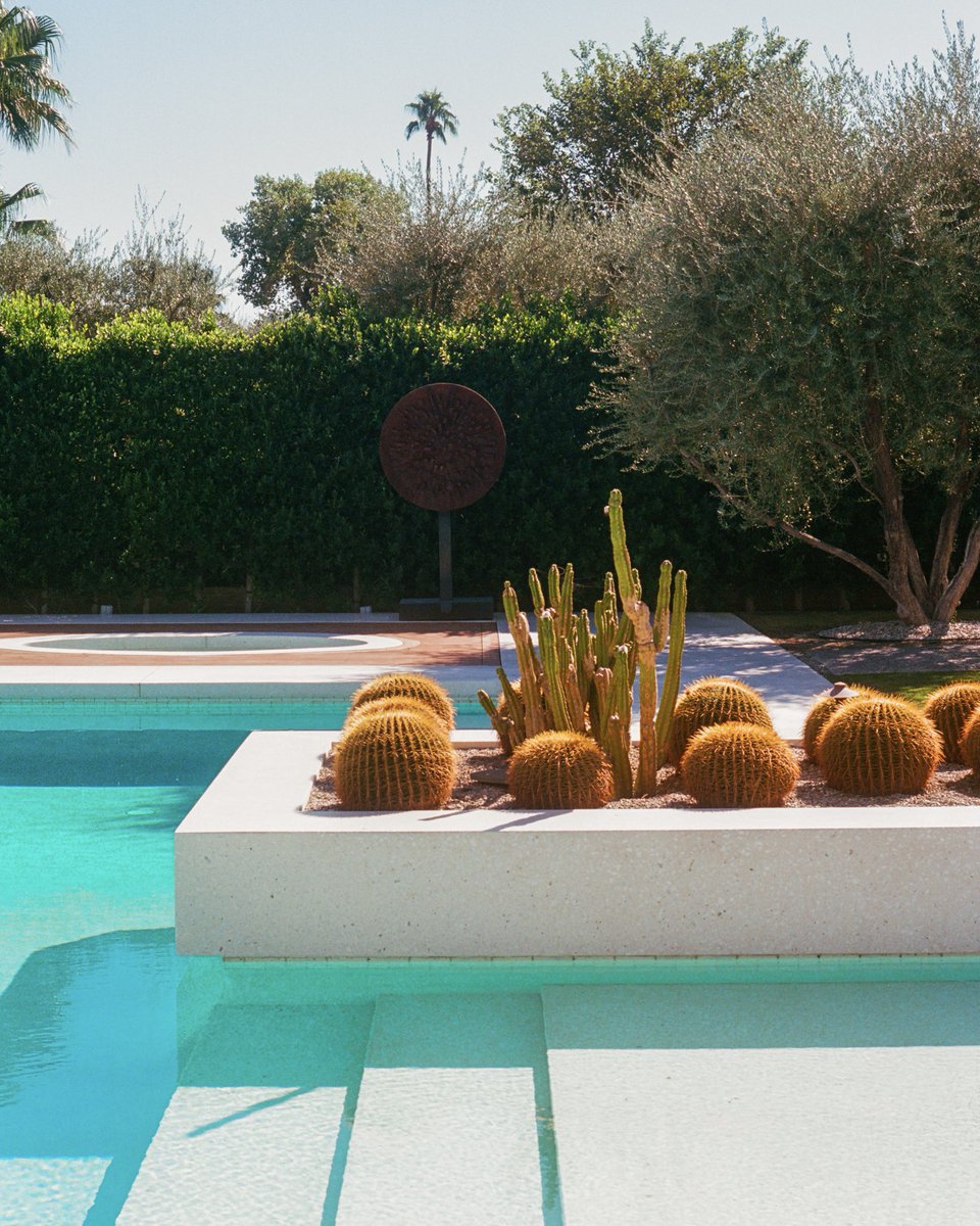 living in the desert. abernathy residence designed by william f cody. from @ModernismWeek a few years back 🌴