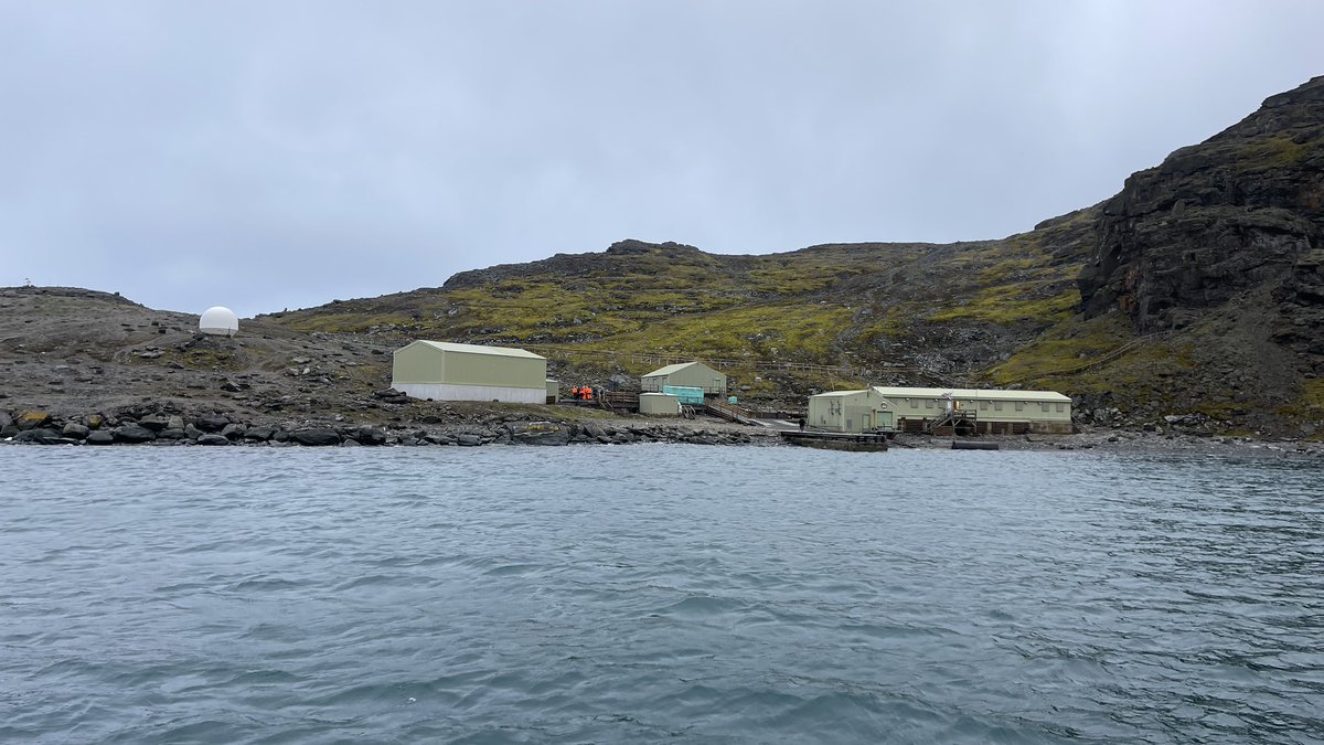 BAS_News's tweet image. Yesterday the #SDAScience expedition closed Signy Station for the winter and picked up the station team. Next stop is the Falkland Islands!