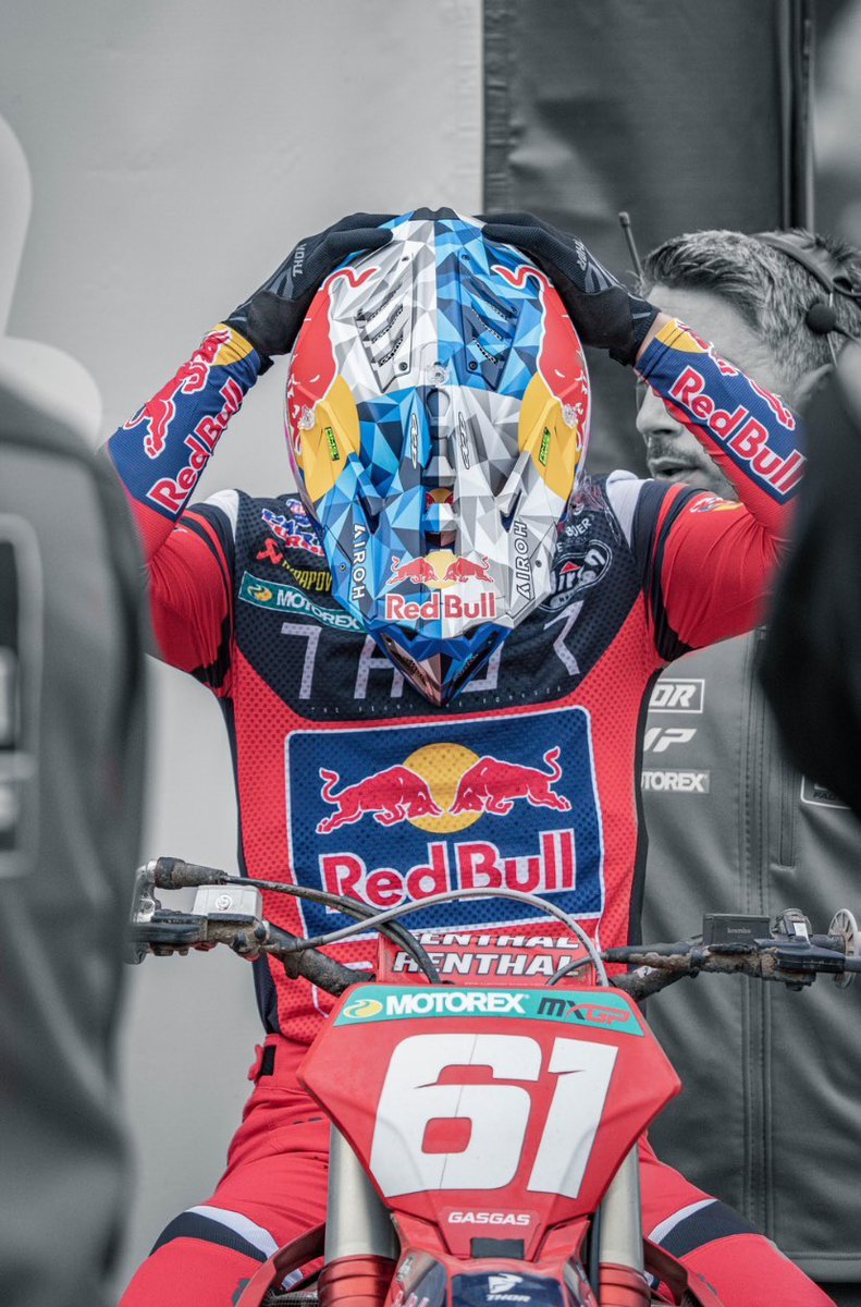 AyberkKorkmaz17's tweet photo. 🔥 61 & 𝑹𝒆𝒅 𝑷𝒍𝒂𝒕𝒆
@jorgeprado61
#JP61 #MXGP #Motocross https://t.co/sJEHNba8rp