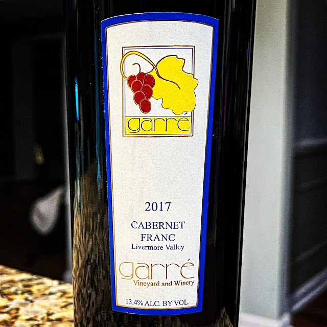 Today on the #NittanyEpicurean the 2017 #CabernetFranc from Garre Vineyard & Winery #wine #Livermore #LivermoreValley #LiveALittleMore #lvwinecountry
nittanyepicurean.blogspot.com/2023/03/2017-g…