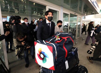 japon_corea_'s tweet photo. 230314 #arrival HND🛩ICN 
Welcome Home ! I think you are tired, please take a rest well.I keep cheering for you !! 

#이정후 #李政厚 #イジョンフ #leejunghoo #キウムヒーローズ 
#키움히어로즈 #kiwoomheroes 
#韓国好き #lovekorea #amocorea #badeball #野球 #beisbol https://t.co/rpwvWiKu5e