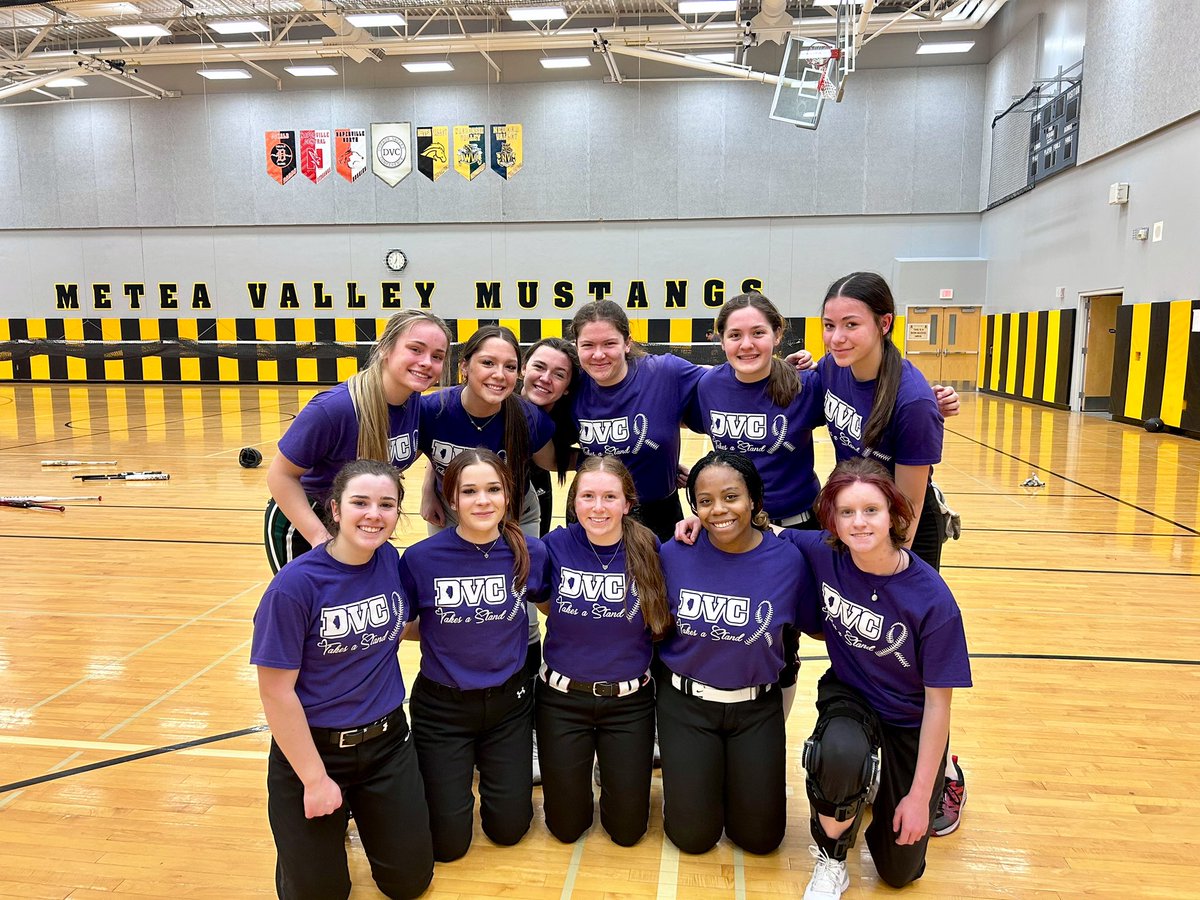MeteaSoftball's tweet photo. Morning practice ✅
HOME OPENER tomorrow vs Plainfield Central @ 4:30 🥎
Come out and support your Mustangs! https://t.co/jtQlHCcXtf