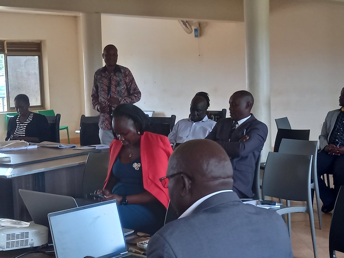Okelloodenis2's tweet photo. RDC @CAngolere of @KoleLg Pledges full support for the three-year SWaSSH4A project funded by @ADCinUganda and implemented by @snv_uganda in @KoleLg Lira, Alebtong and Dokolo Districts @JR_Okello1 @sonja_hofbauer @morrischrison @SNV_Water https://t.co/2q4nj3ZMie