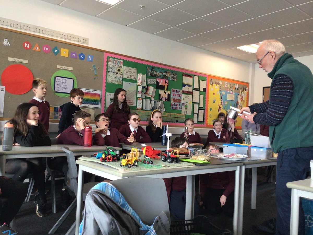 CrieffPrimary's tweet photo. P7 are taking part in the PKC Potato Growing competition. To help us with the competition we had Mr John Marshall visiting from the Royal Highland Education Trust . We learnt about potatoes and explained how to grow and harvest our potatoes in Term 4. #RHET #PKCEducation https://t.co/HlQXVY4zBy