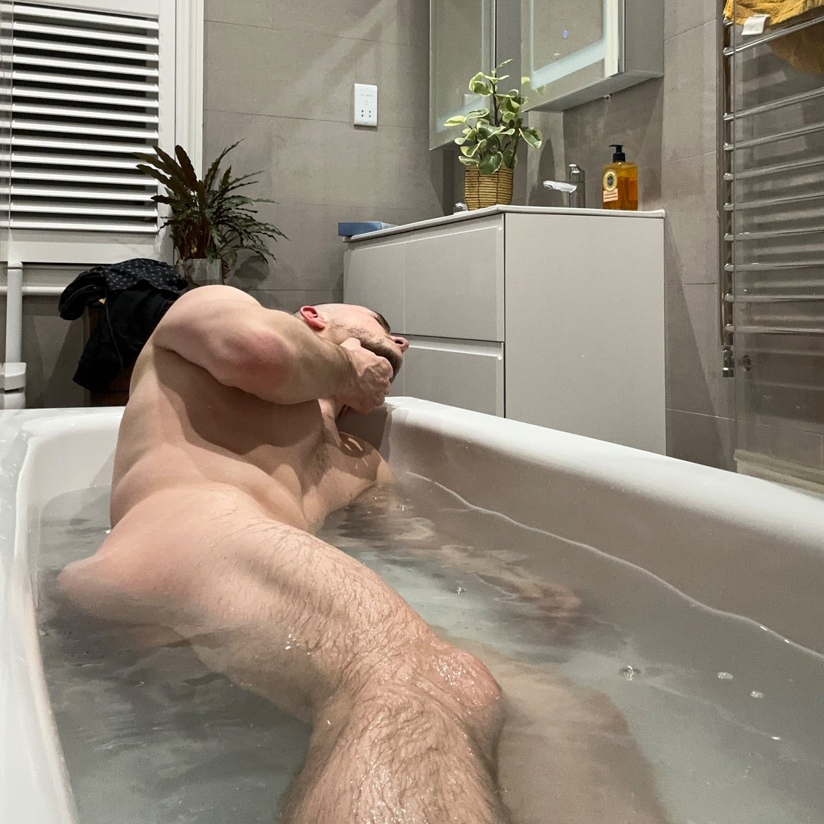 🛀🏽
