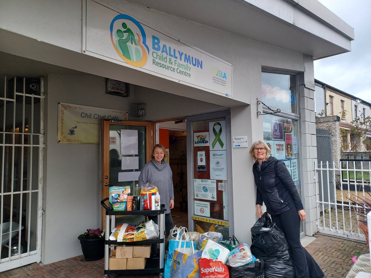 BCFRC1's tweet photo. Mary from @thbdublin dropping off much needed items for Hampers given out to vulnerable Families in our Community 💛
Thanks SOOOO MUCH Guys for your continued Support without which this wouldn't be possible 💕
#hygienebank #supportingourcommunity https://t.co/0xBJazoNIJ