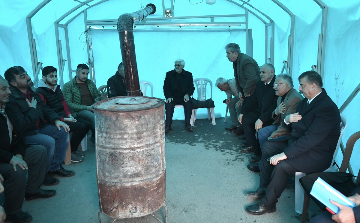 baskanmemduhbyk's tweet photo. Rahmeti Rahmana kavuşan Yahyalı’mızın manevi mimarlarından muhterem H. Bekir Erdoğdu Hocaefendi ve Nurettin Ceren’in evine taziye ziyaretinde bulunduk. Merhumlara Allah’tan rahmet, ailelerine ve sevenlerine başsağlığı ve sabırlar dilerim. https://t.co/8gyLGkQnnU
