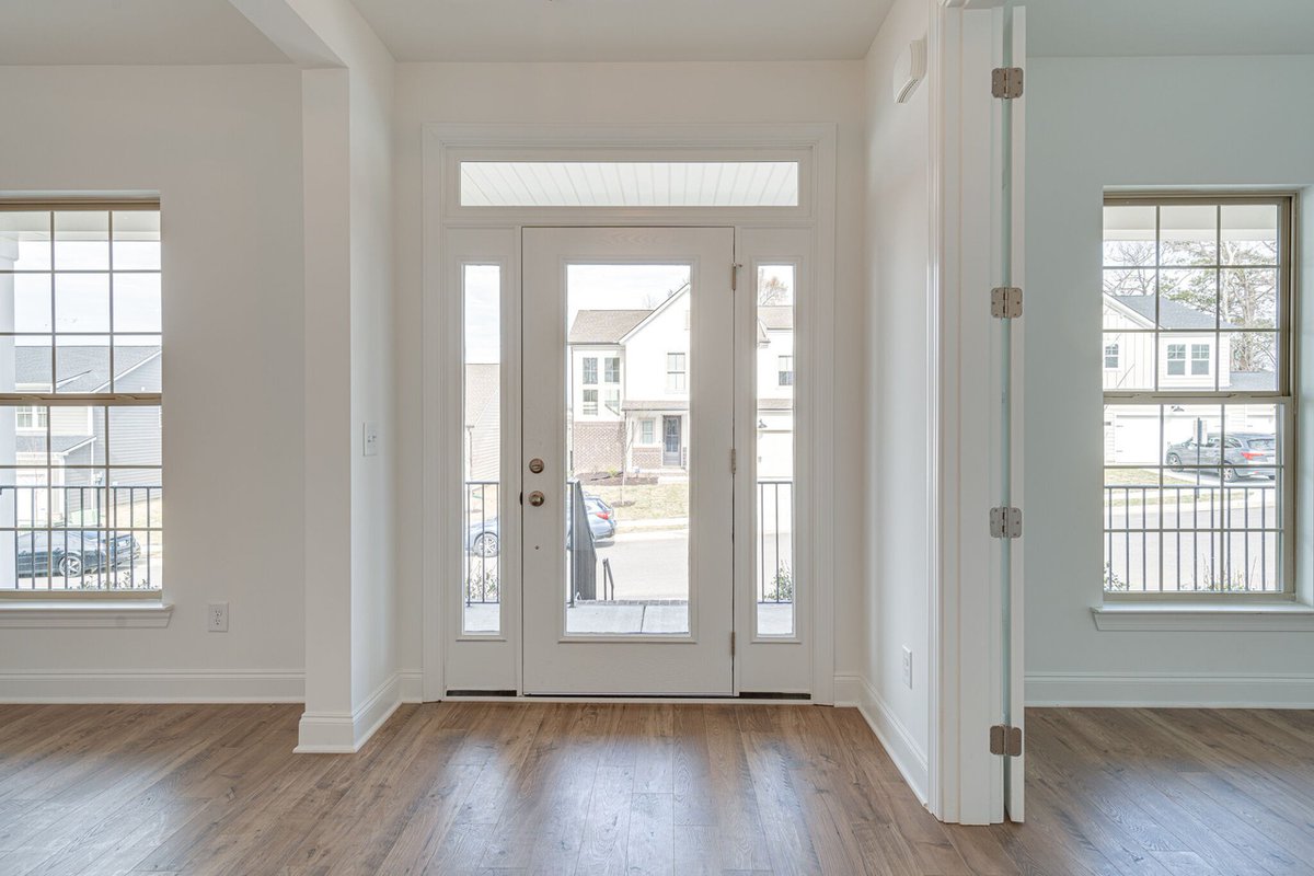 Tenn_Homes's tweet photo. Look at the detail in the kitchen backsplash!  We live for these little things that help make a house special.
📍 9261 Thomason Trl, Antioch, TN
🛏️ 3
🛁 3.5
📏 2,847
$579,900
MLS: 2496141
Listing courtesy of: PARKS
#nashvillerealestate #homesearch #newconstruction #davidsoncounty https://t.co/KwG6tXdci6