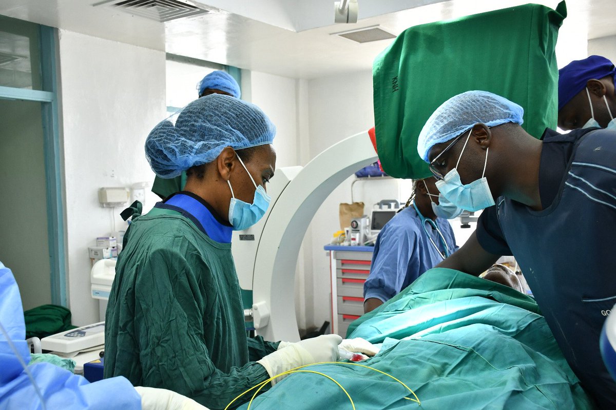Mwaikibaki_hosp's tweet photo. We celebrate our cardiology team, led by Dr. Nguchu, for the 1st of it's kind successful pacemaker implant on Mr. Nderitû a patient at @Mwaikibaki_hosp. This will give a great boost to the heart &amp; will enable him to do his daily activities with much ease.
#tunakujali
#Cardiology https://t.co/cJFDM4ZhYg