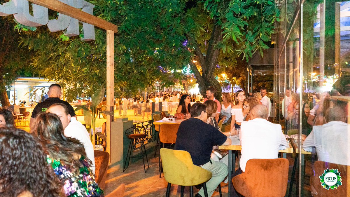 ficus_food's tweet photo. Para estar entre risas. Para disfrutar de los tuyos. Ficus Food and Music. 💚

#restaurante #amigos #copas #fiestas #eventos #restaurantecordoba #restuarantepalmadelrio #palmadelrio https://t.co/YXHWMSqKUc