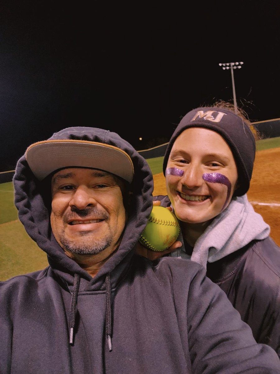 Annalise2025's tweet photo. #2 this year. 💪💪 3 run bomb straight over center field to take the lead!! Congratulations to @TaylorHaymans1 for her 200 strike outs as well.💛🤍🖤 @AJDaugherty1 @KaylaBixel @AmyLTudor @SallieB34 @e_newellcoach @CoachKRyman @CoachDeOliveira @TNelite2024 https://t.co/McMaMm9X9h