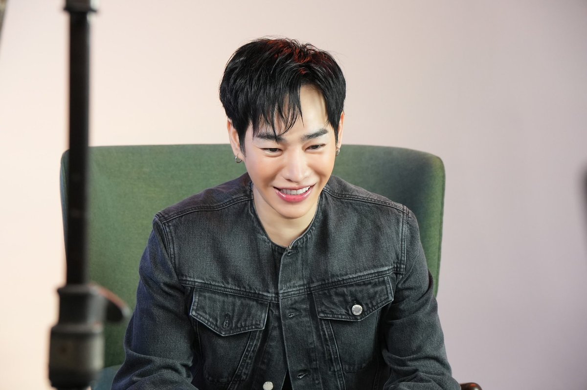 WhiteMusicClub's tweet photo. ขอบคุณทุกคนที่มาร่วมส่งกำลังใจให้ @peckpalit เมื่อวานนะครับ 💙🦋

ใครยังไม่ได้ดู MV Touch My Body ตามไปดูกันได้ที่
Youtube : https://t.co/HsSde3X4HX 

#TouchMyBodyMV
#เป๊กผลิตโชค #PeckPaLitChoke 
#Newsingle #WhiteMusicRecord 
#GMMGrammy https://t.co/23TTkttPPp