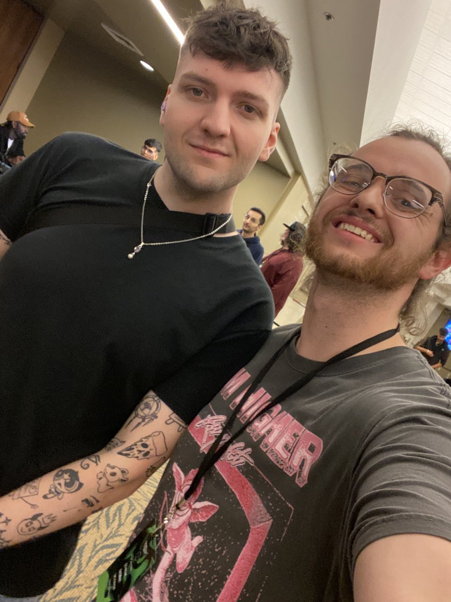 Pizzle_6's tweet photo. Thank you @H3CZ @OpTicTexas and all the pros/content creators who went out their way to meet with everyone! Unforgettable experience and my first major event! 💚 #OpTicTexas  #GreenWall https://t.co/fgXocaYv6W