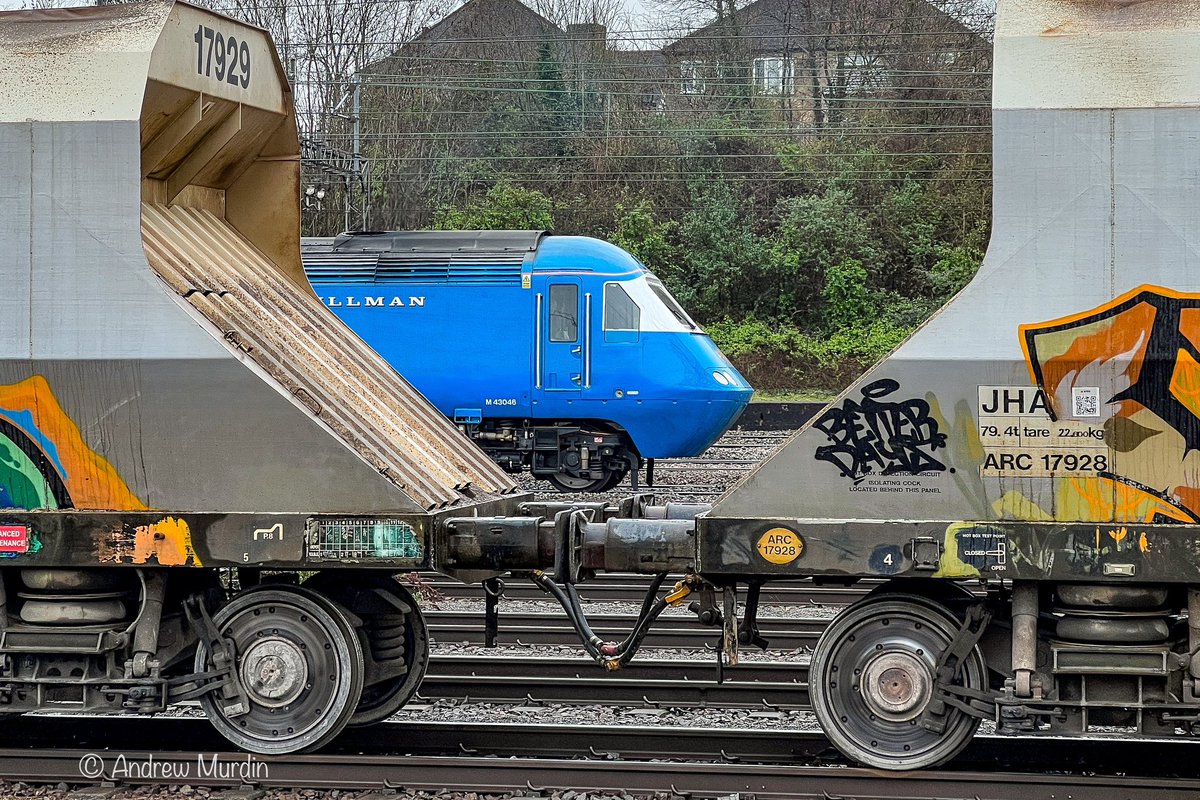 Andym13's tweet image. #HighSpeedTuesday
43046 waiting time on the Willesden Relief for its run back to Crewe.