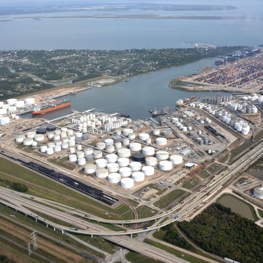 AuraEngineering's tweet image. Storage terminal design projects and retrofits require extensive regulatory expertise. Our engineering team ensures that our work meets all applicable agencies’ standards so you NEVER have to deal with them! 

#auraengineering #storageterminal #tankfarm #terminaldesign #oiland...