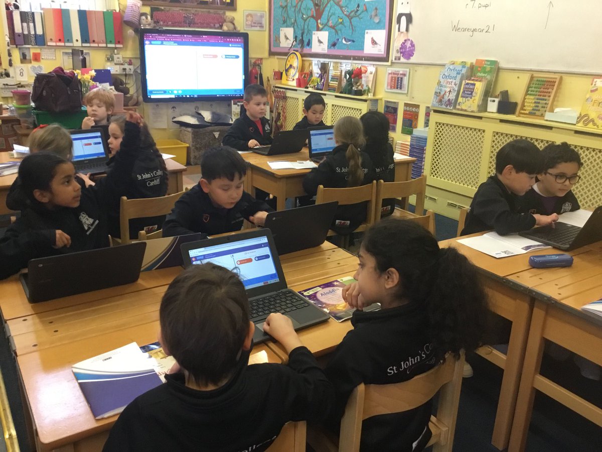 SJC_Infants's tweet image. #SJCR7 pupils are enjoying problem solving in #SJCMathematics 💻#SJCComputing. 💻 #SJCInfants