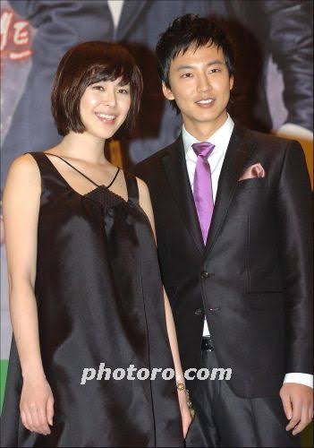 leehanaist's tweet photo. Lee Hana and Kim Namgil in drama "When Spring Comes" press conference (2007) https://t.co/iVObCWb619
