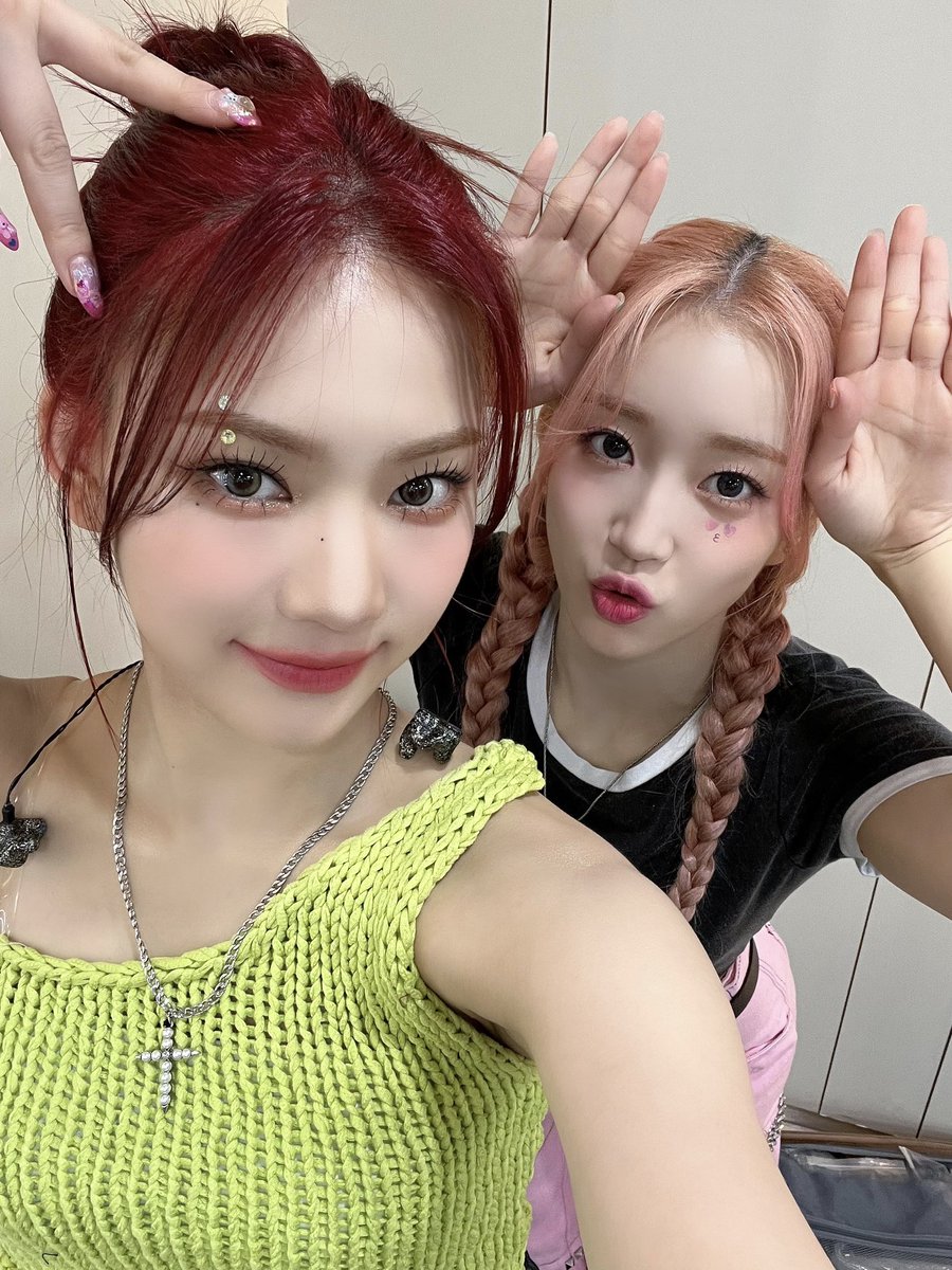 baeusumin's tweet image. we are jumping into our memory land when still on ‘teddy bear’ promotion. see the catto and bunno commander adorned in a casual yet resplendent because our prophecy to be everyone’s charmer! 🐱🐰 you’d better choose your fighter between the ariel or strawberry shortcake maiden.