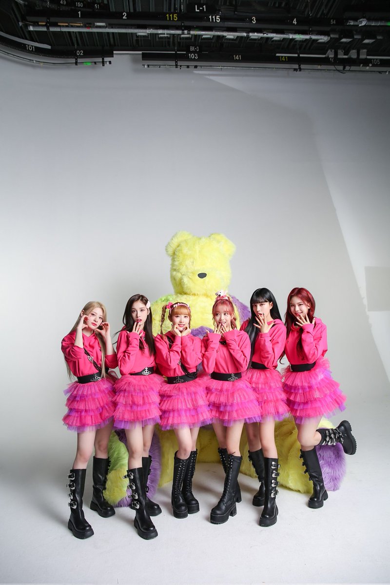 baeusumin's tweet image. we exuded spellbinding enchantment together in one salient tone that wrapped our figures, and doused plaudits derived from the swiths when they witnessed these pictures from the teddy bear jacket behind. so adorable and comely these outfits combined with a big teddy behind us! 🤍