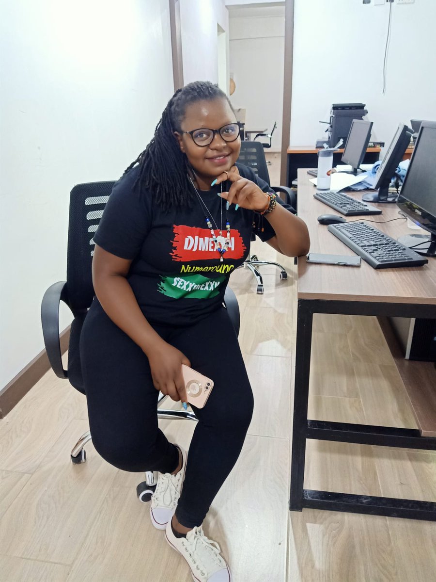 MexxyDj's tweet photo. That new life you want so bad is gonna require you to let go of the old one💫 completely...
#Numerouno❤ 
#mexxybest❤‍🔥 
#sexxymexxy😜 
#legitb🌹 
#BN👑 https://t.co/thtBjCPAn5