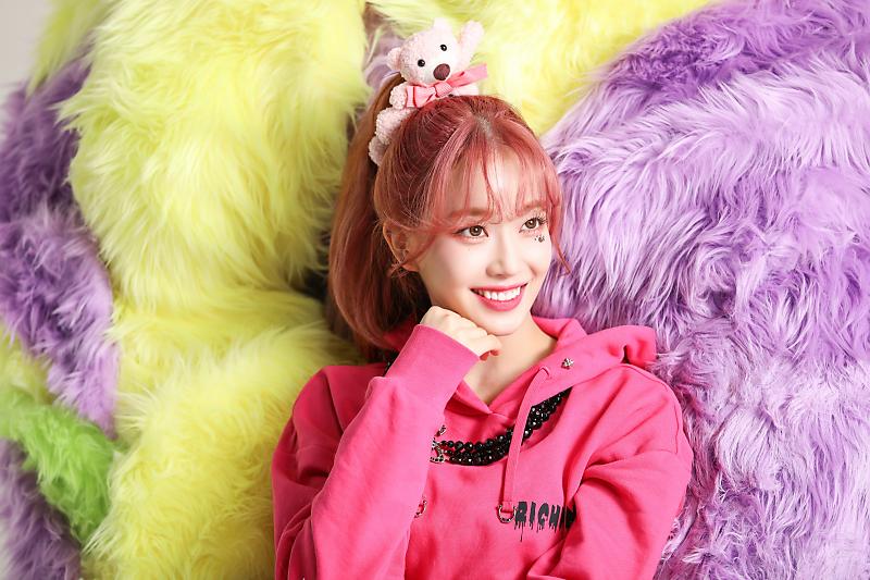 baeusumin's tweet image. the petite ingenious minstrelsy unfeasible to get indifference, since who can’t resist my profound fascination especially this moment during a behind the scenes jacket photoshoot. entrust me to embellish your day with the sparkles of delight which plummet above you everyday. 🧷🧸