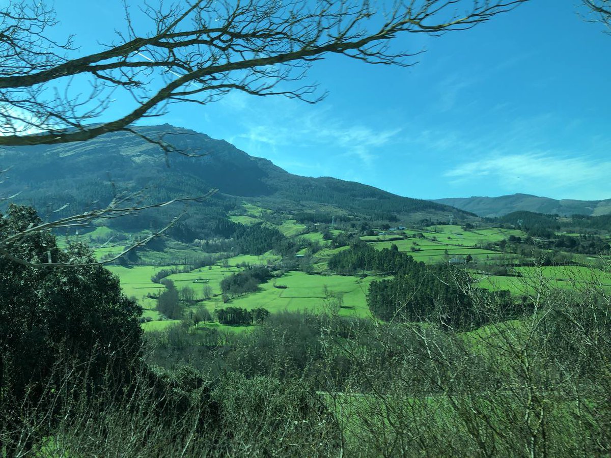 Jornades de sòcies tutores de <a href="/suaracoop/">Suara Cooperativa</a> a Mondragón. Compartint la vivència cooperativa 
Espais relacionals i de coneixement imprescindibles
Eskerrik Asko ! <a href="/esMONDRAGON/">MONDRAGON</a>
