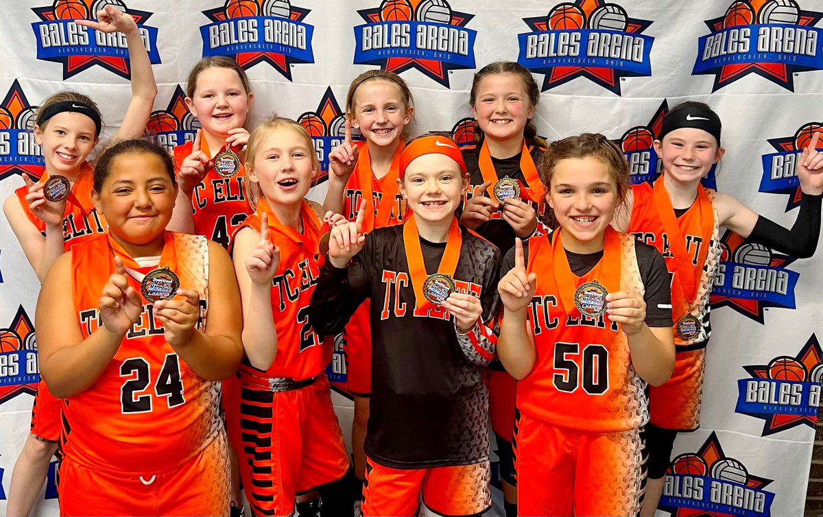 4th grade champions of March Madness tournament @balesarena. Good tournament to start the year. <a href="/DayMetroHoops/">Dayton Metro Hoops</a>