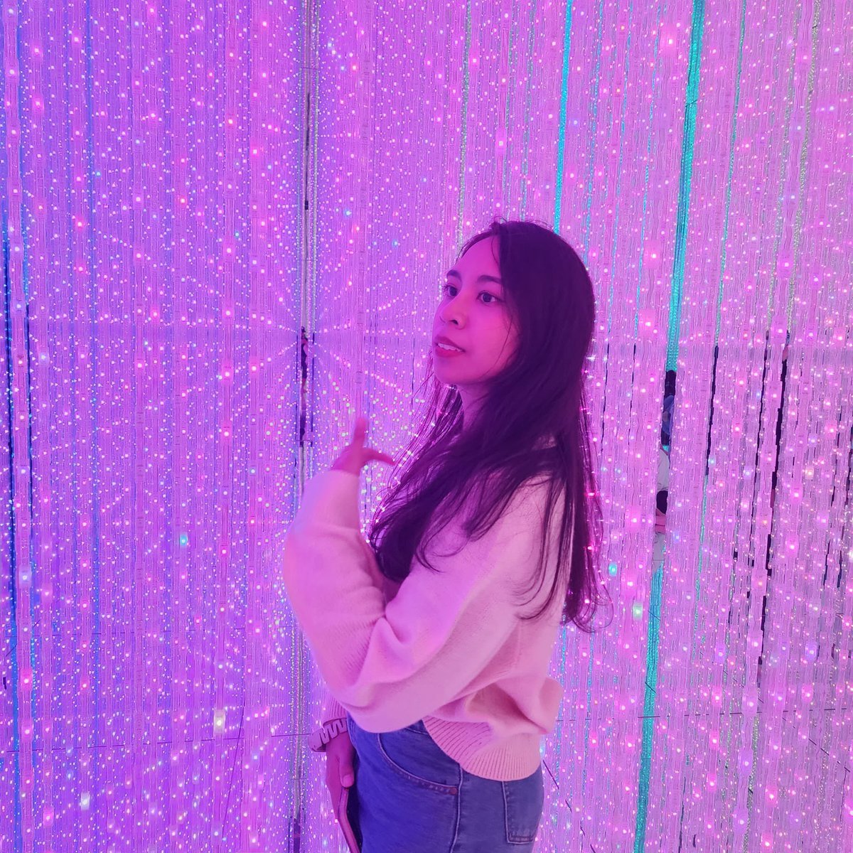 Unawhut's tweet photo. teamLAB 彼女 https://t.co/VPHlpDp5vZ