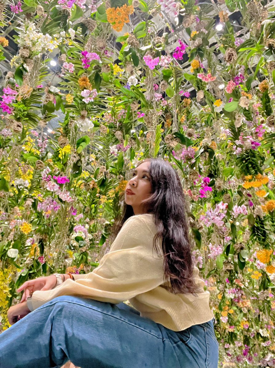 Unawhut's tweet photo. teamLAB 彼女 https://t.co/VPHlpDp5vZ