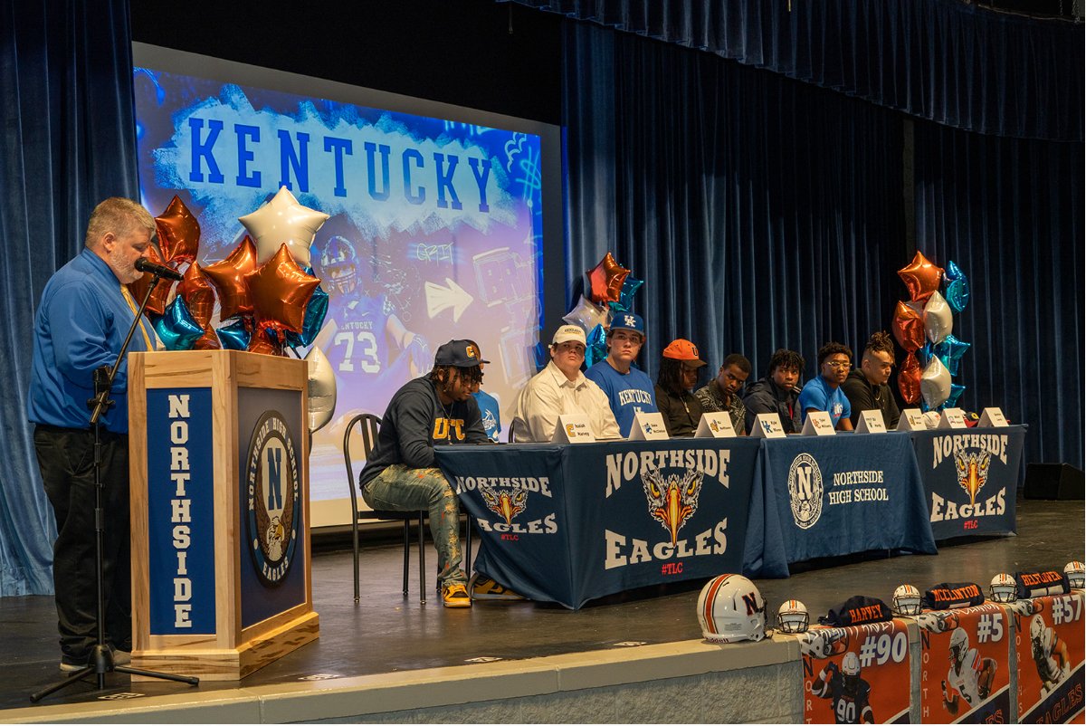 KyleMixon9's tweet photo. NSD was great, but so ready to get on campus at @UKFootball #BBN #BigBlueWall. https://t.co/lqY4458fgV