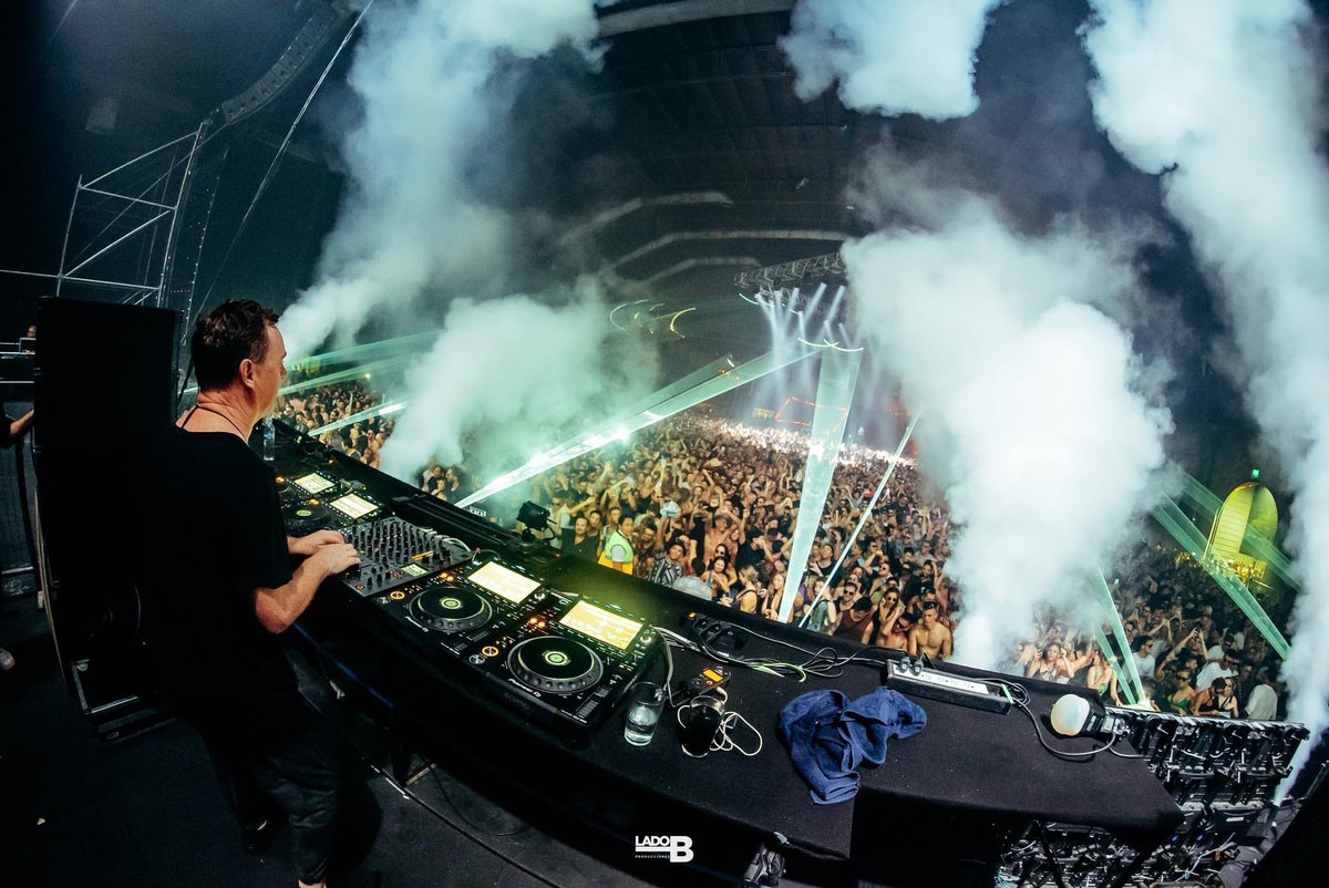 DJNickWarren's tweet photo. Celebrating 10 years of Rosario &amp; friendship with Lado B in Metropolitano! Incredible event by one of my favorite organizers in the world 💙 Nico &amp; team; thank you for always welcoming us like family. Another huge thank you to the lovely people of Rosario. I love you! https://t.co/nxjlwiuF5v