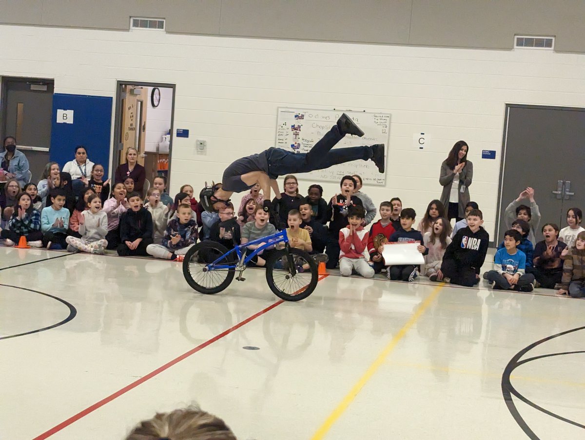 What an amazing assembly we had yesterday thanks to our <a href="/PTAOakRidge/">OakRidgePTA</a> and <a href="/mattwilhelmbmx/">Matt Wilhelm</a> !  A great message was shared about never giving up and standing up to bullying and we got to see some VERY cool BMX tricks too! <a href="/OakRidgeNPD117/">Oak Ridge School</a>