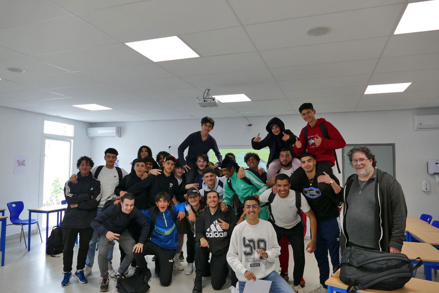 Lycée français Descartes AEFE Rabat tweet media