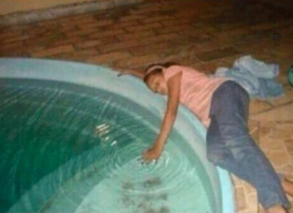 doy la vida por tener 14 de vuelta y pasar todo mi verano leyendo fanfics hasta las 5am en mi compu de escritorio y siendo diseñadora web en tumblr